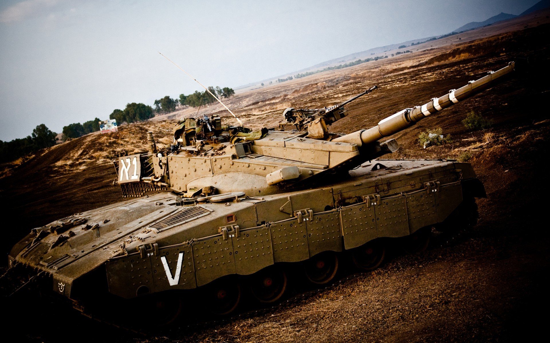 尤文图斯回归三中卫阵型保持防守稳定,尤文图斯中卫组合