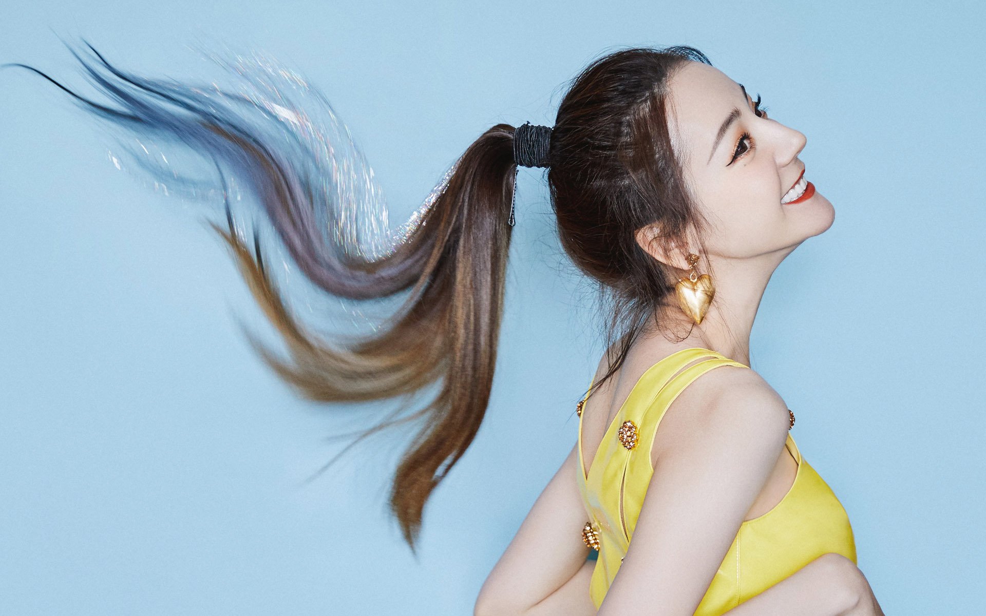 陈芋汐跳台赛场表现引发网友热议，陈芋汐赛后采访哭了视频